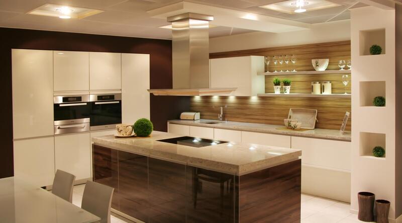 kitchen with countertop along to the dinning table
